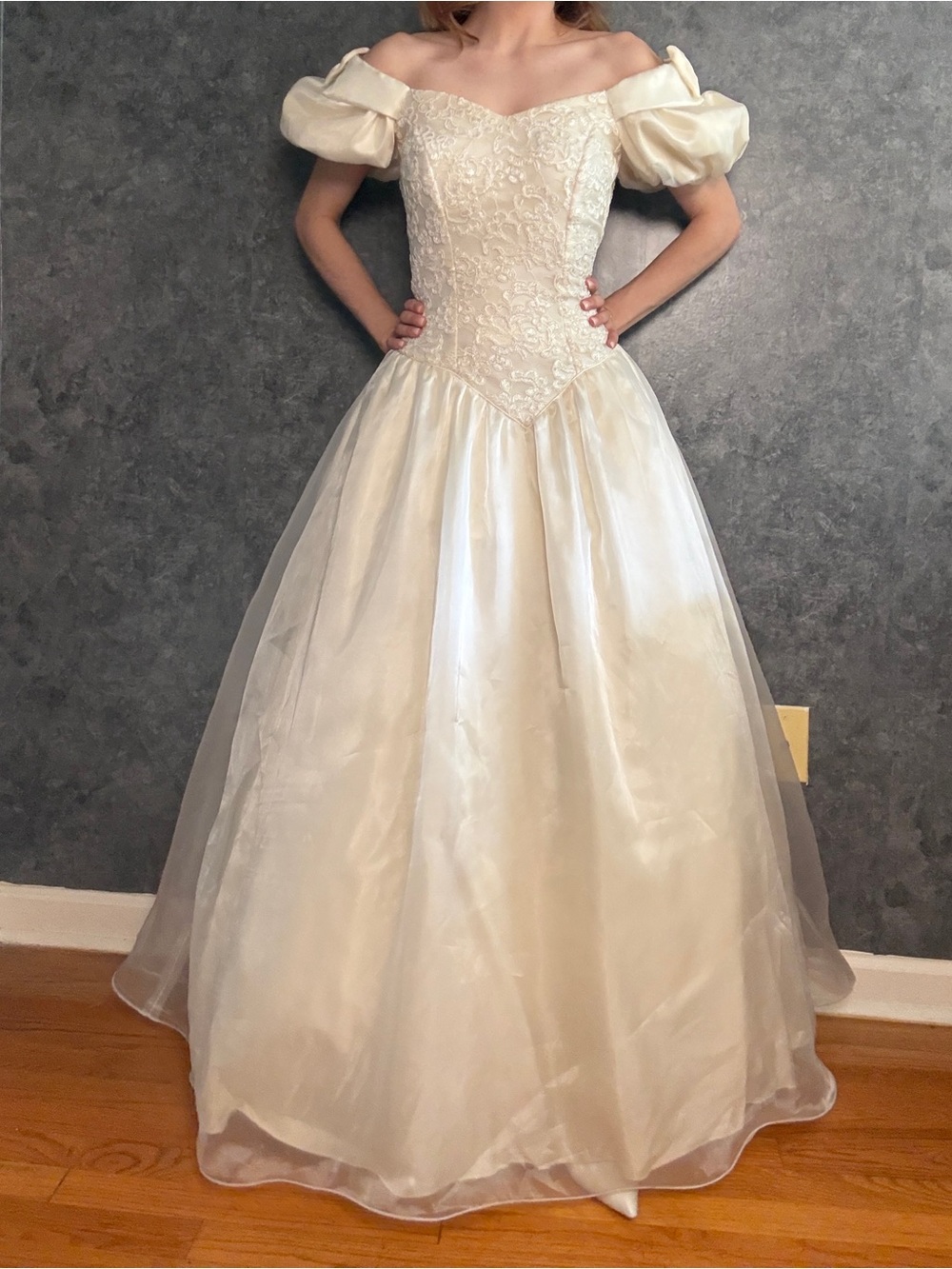 Vintage Princess-Style Wedding Gown - Basque Waist - Size 2